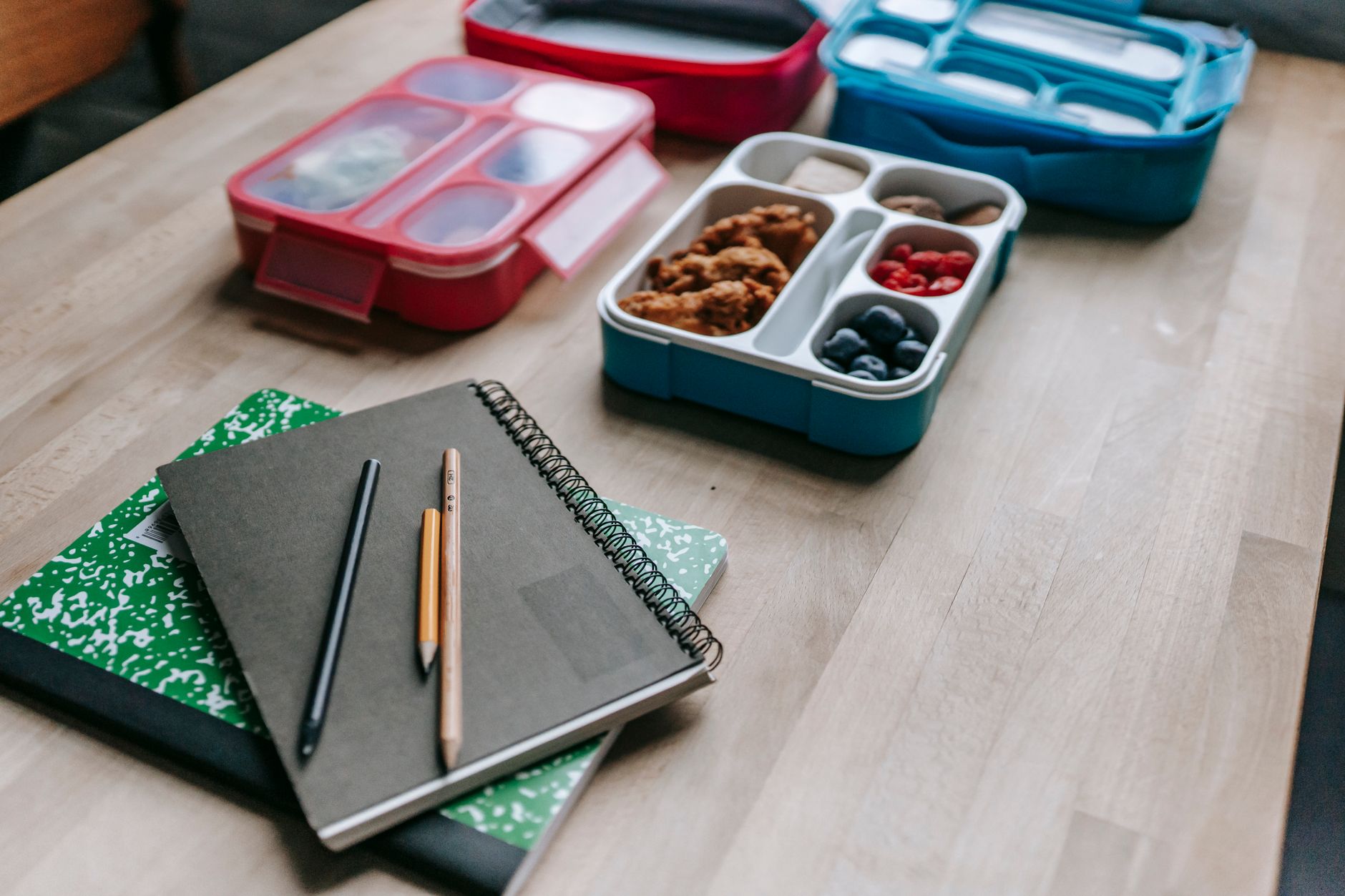 healthy family lunch meal prep packed in glass containers
