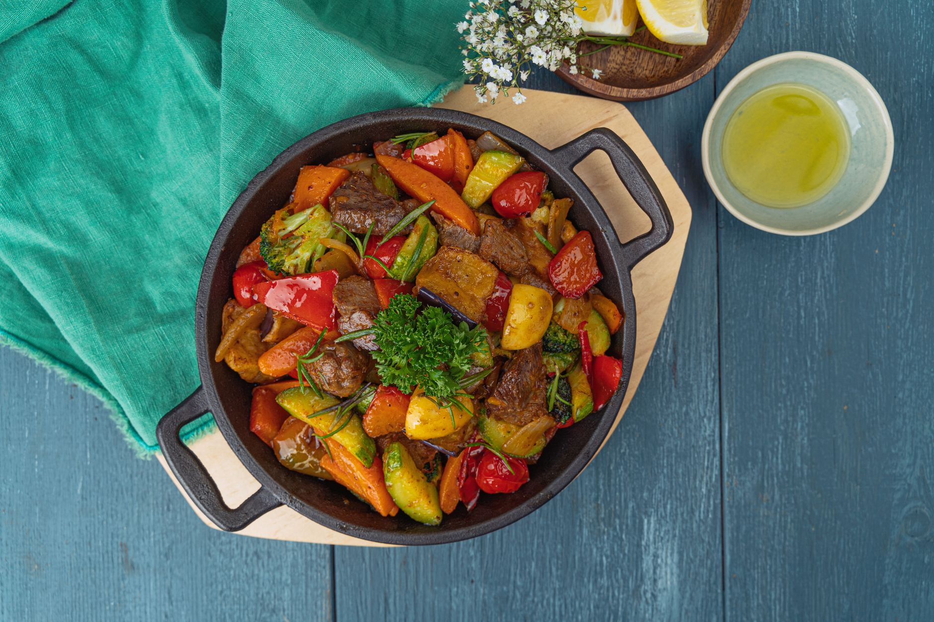 one pan high protein beef and vegetable skillet with peppers